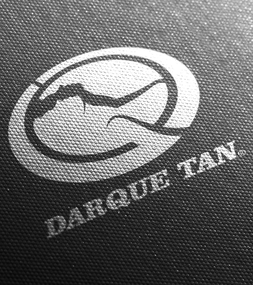 Darque Tan logo printed metallic